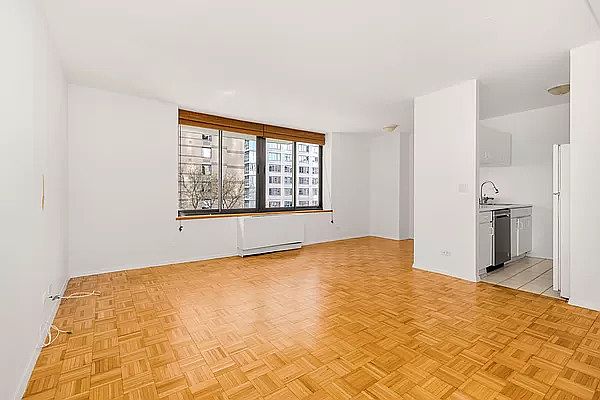 1st image of 161 W 61st St APT 5H