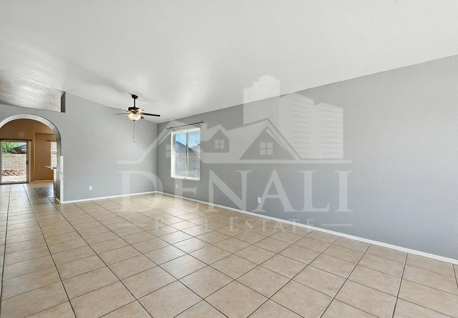 4 bed, 2.0 bath, 1928 sqft, $1,995 — Photo 3
