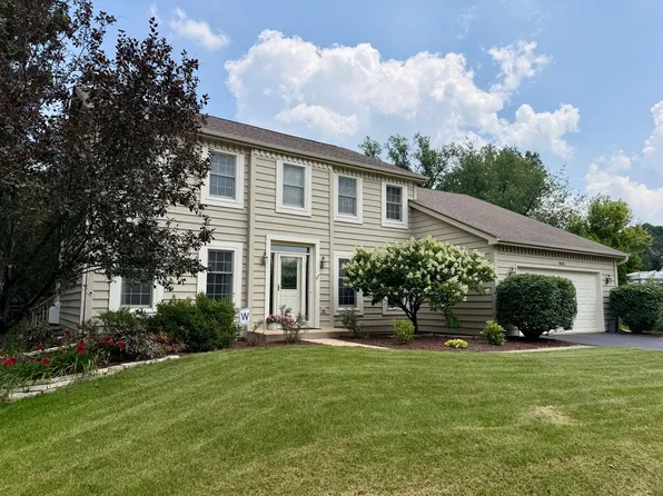 832 Wexford Ct, Naperville, IL 60540