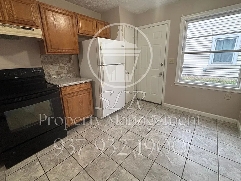 1029 Blakley Dr — Photo 12