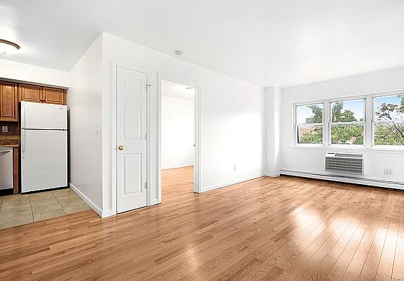 2nd image of 5806 31st Ave #3F