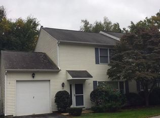40 Governors Hl, West Warwick, RI 02893