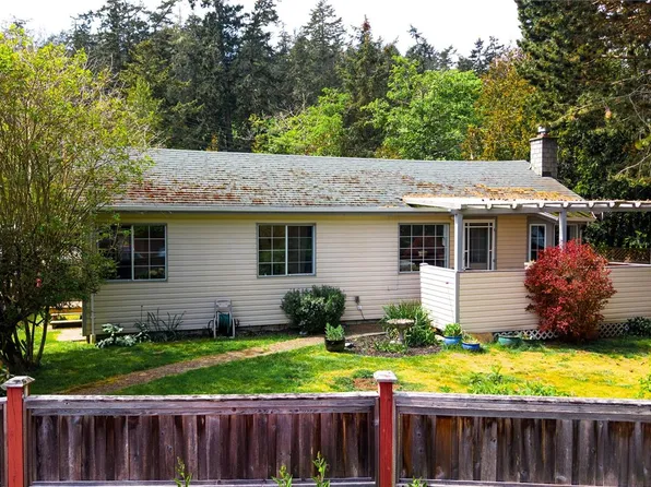 7885 W Coast Rd #D, Sooke, BC V9Z 0R6