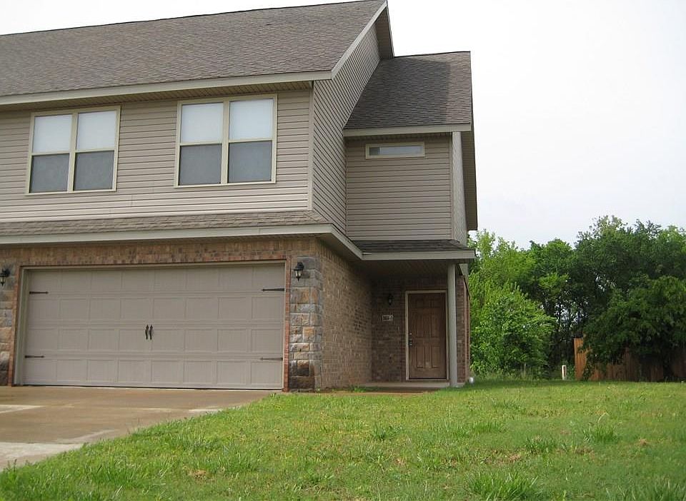 1st image of 3404 SW Deerfield Blvd #1