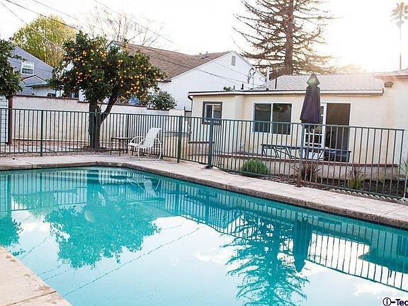 5th image of 10344 Odell Ave