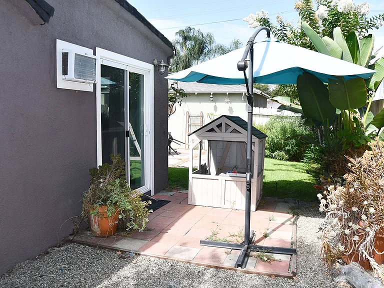 629 W Culver Ave — Photo 47