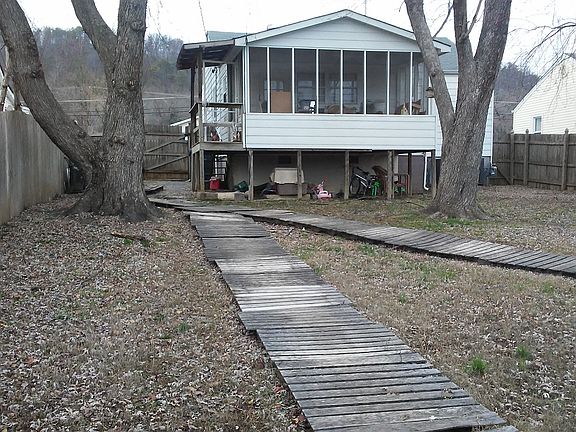 2nd image of 354 Cedar Ave