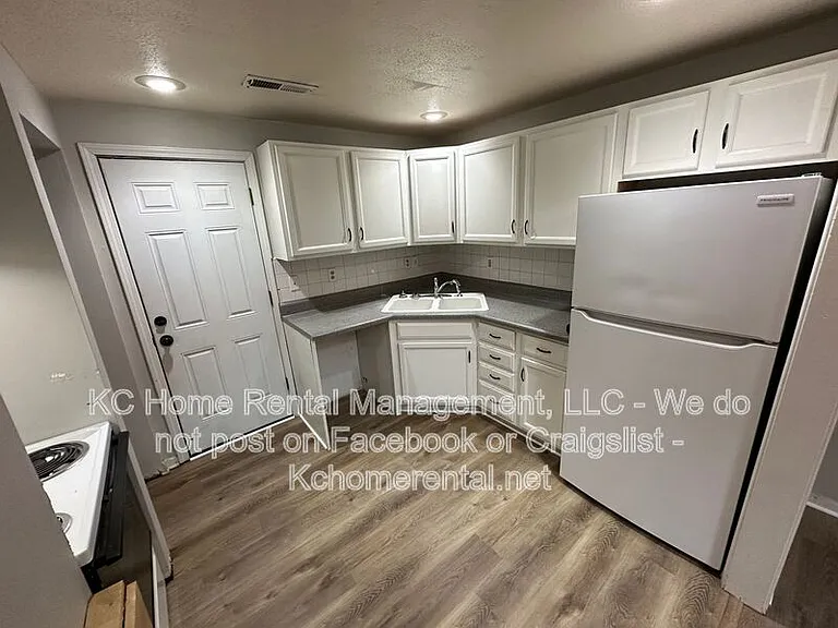 8538 England St — Photo 9