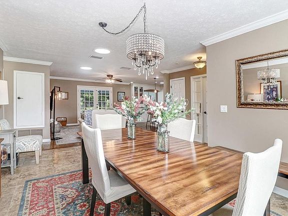 5th image of 3703 Thornwood Pl