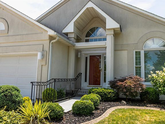 2nd image of 3893 Aria Ln