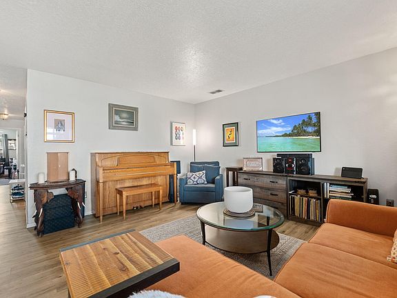 4th image of 809 Country Club Dr SE APT 1A