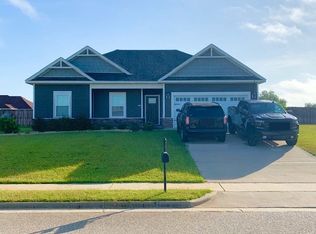 41 Lawrence Dr, New Brockton, AL 36351