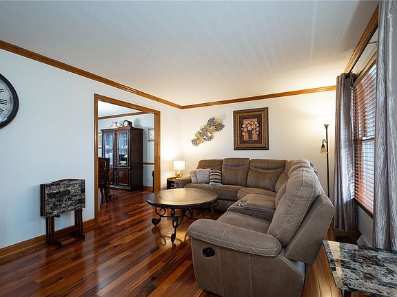 4th image of 100 Glenbrook Dr