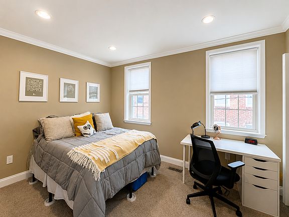 4th image of 105 N Chester St APT 2