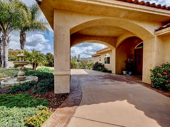 3rd image of 3652 Monserate Hill Ct