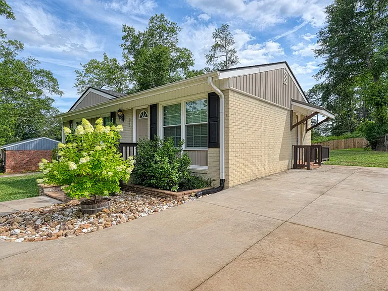 311 Pioneer Pl — Photo 32