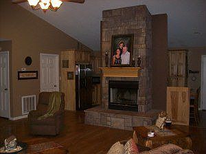4th image of 222 McCurrie Ln