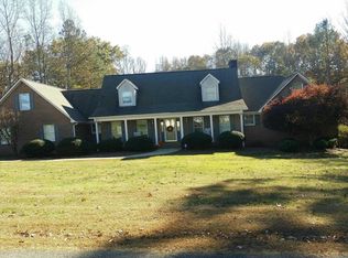 219 Windsor Park Dr, Dobson, NC 27017