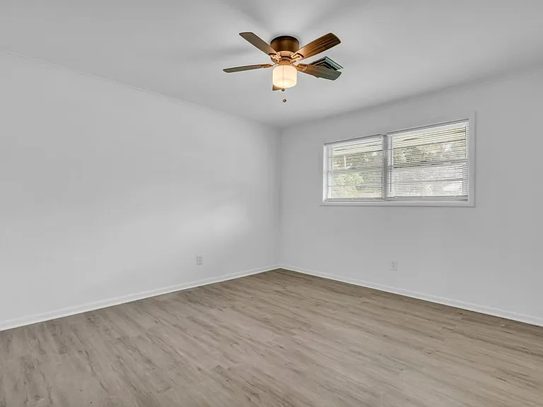207 Hancock St — Photo 12