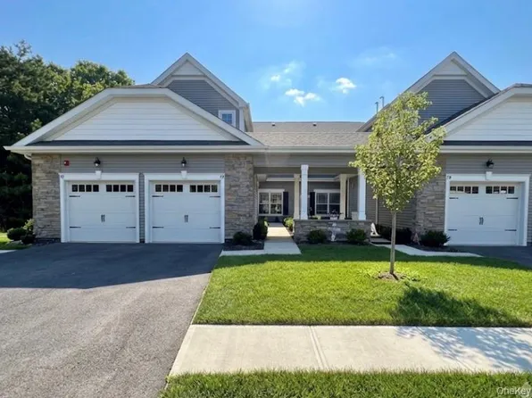 79 Willow Circle, Coram, NY 11727