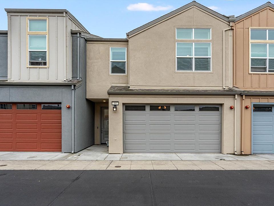 1st image of 10 Birch Haven Way