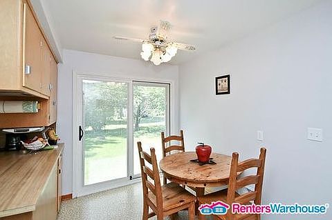 4th image of 119 Wilson St W
