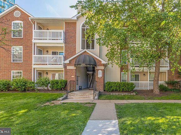2nd image of 1521 Lincoln Way APT 101