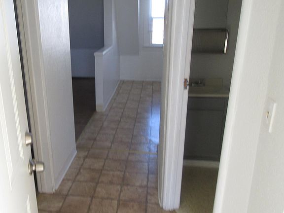 4th image of 130 Grape St #C