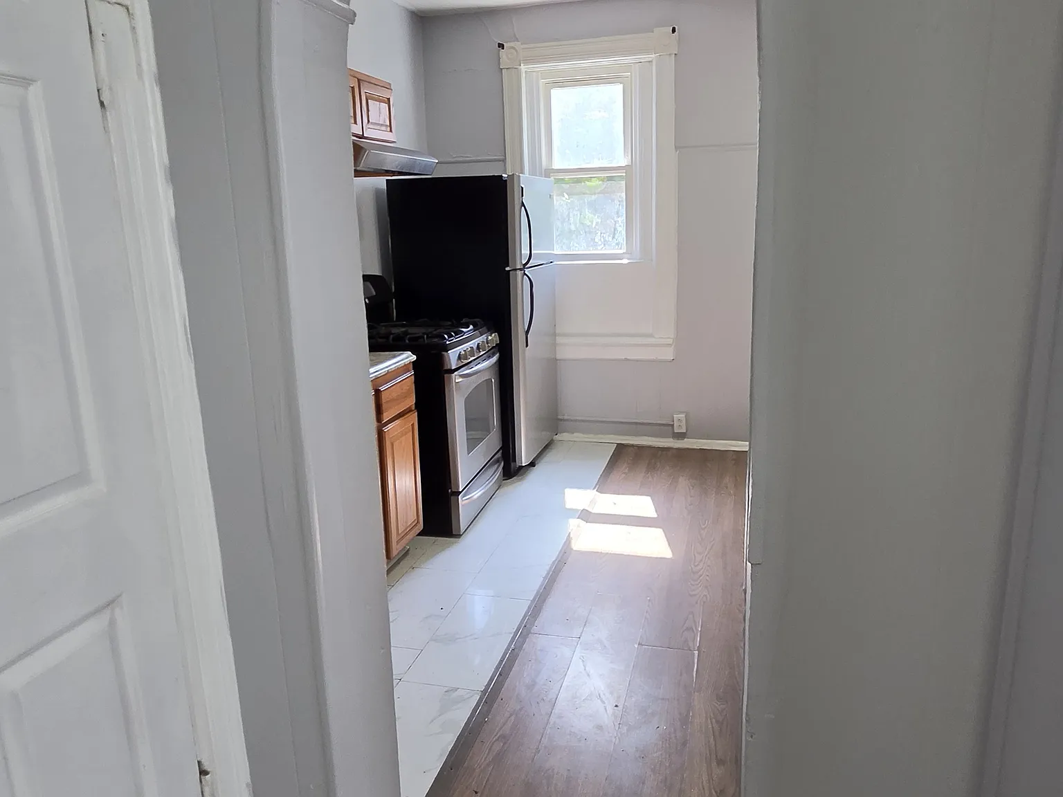 Studio, 300 sqft, $1,250 — Photo 3