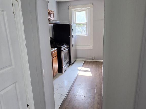 3rd image of 1224 Chestnut Ave APT 2