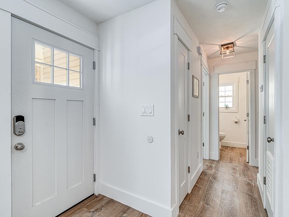 3rd image of 135 Wright Cir