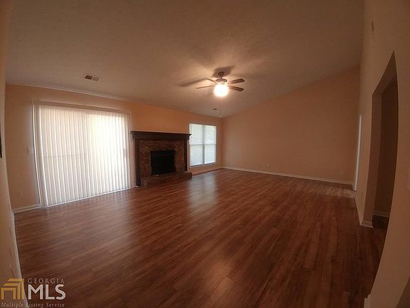 5th image of 31 Creekline Dr