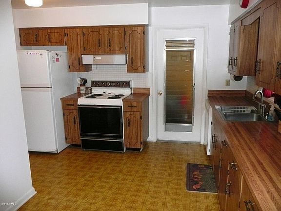 2nd image of 4975 Sharlene Dr
