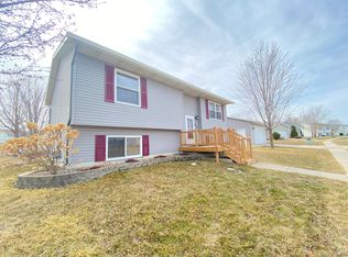 4828 10th St NW, Rochester, MN 55901