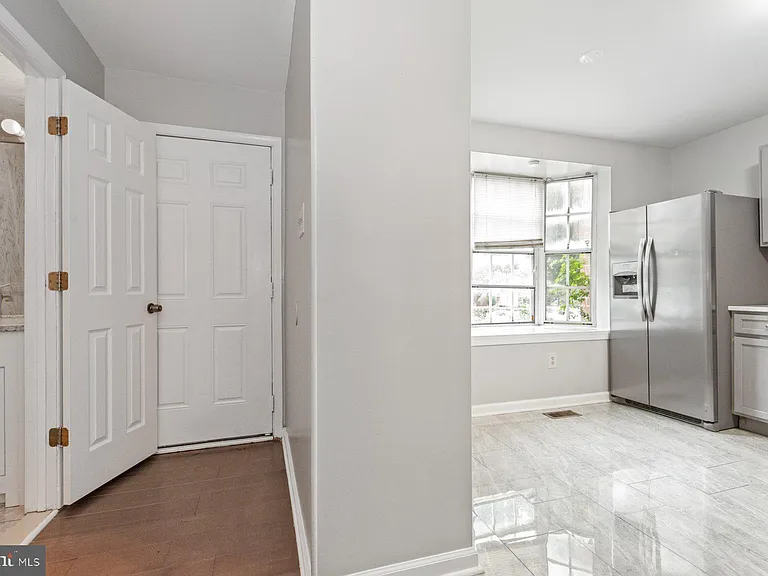 54 Hamlet Dr — Photo 6