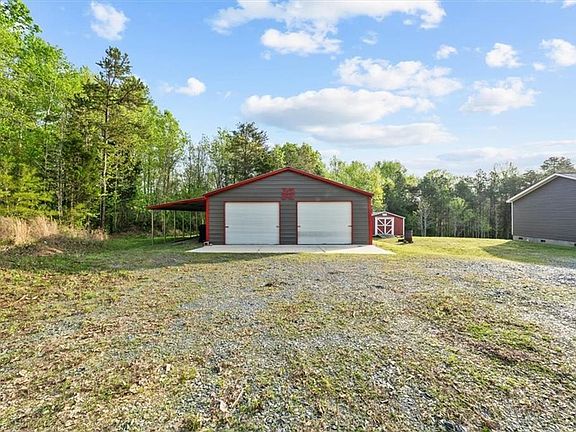 3rd image of 6916 Lawrence Farm Ln