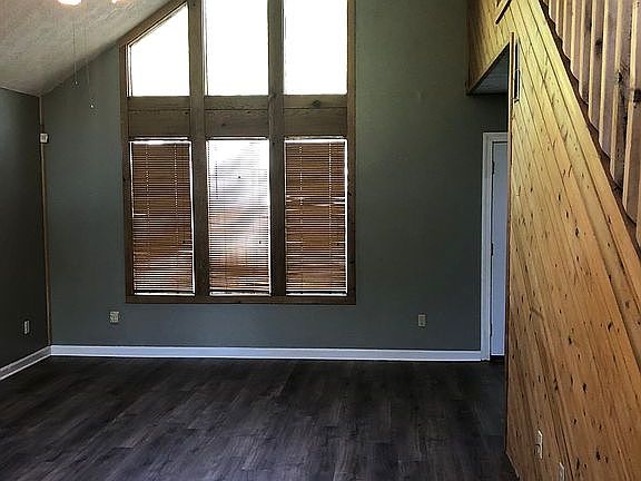 4th image of 331 Cedar Glen Cir