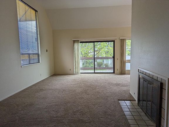 5th image of 675 Portofino Ln