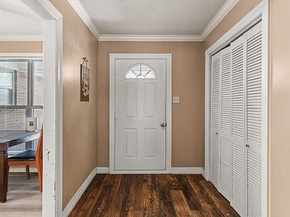 4th image of 6302 Richmond Rd