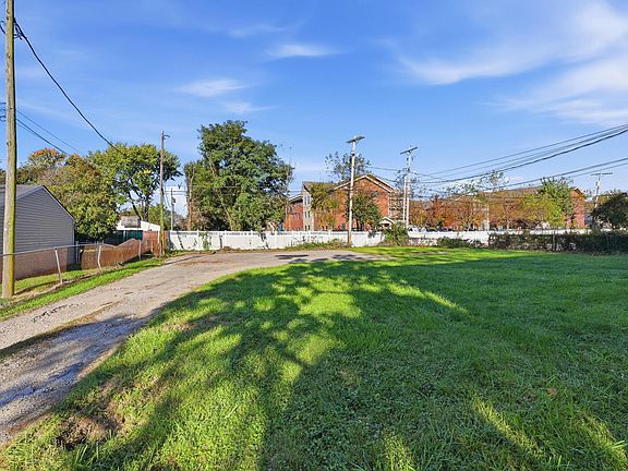5th image of 1353 Barnett Rd