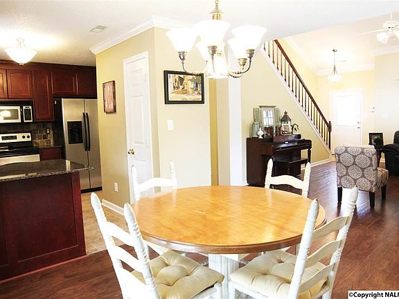 4th image of 235 River Oaks Dr