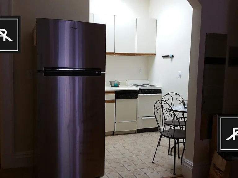 849 Beacon St #6 — Photo 9