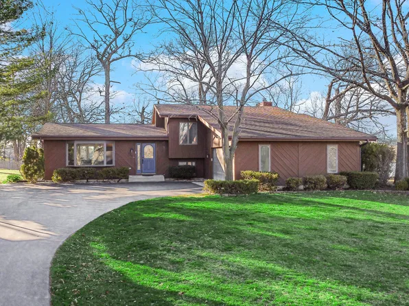 426 Teal Rd, Lindenhurst, IL 60046