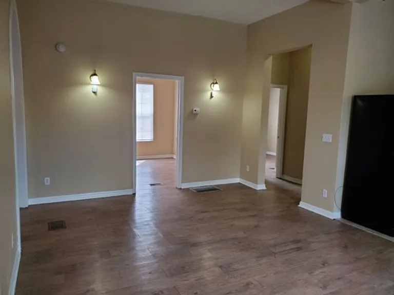 2411 E 18th Ave — Photo 12