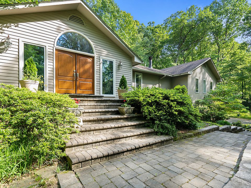 FANTASTIC HOME WITH POOL!