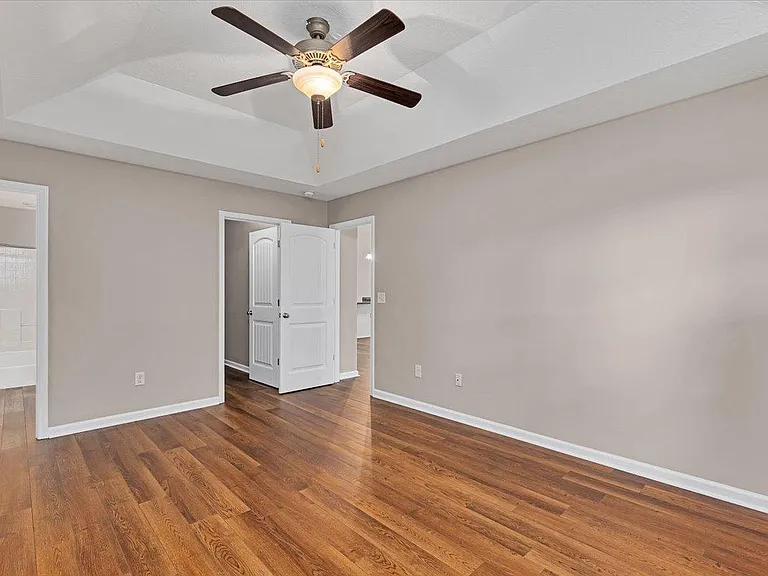2678 York Dr — Photo 2