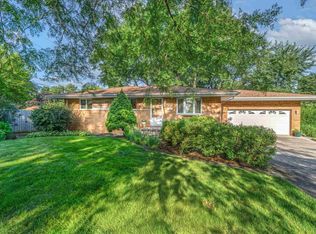 1520 Burlington Dr, Mount Clemens, MI 48043