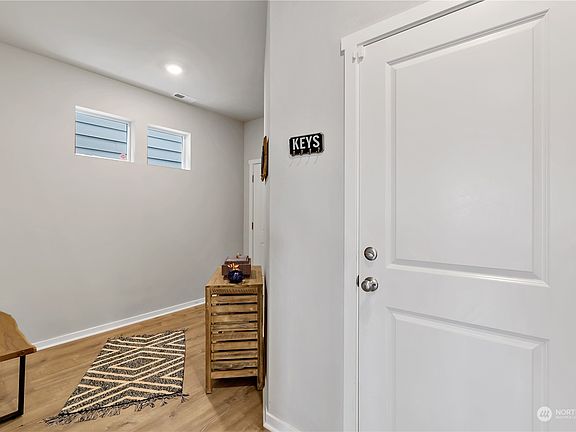 5th image of 10834 183rd Street Ct E