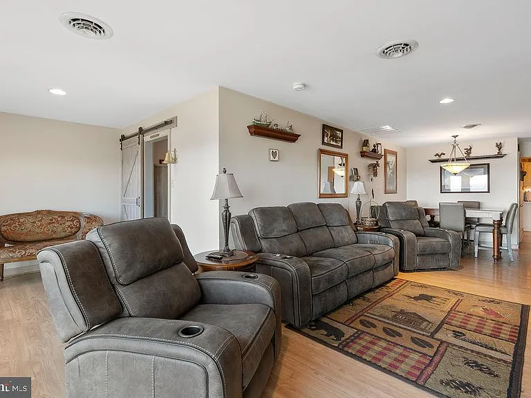 1348 Carpenters Point Rd — Photo 12