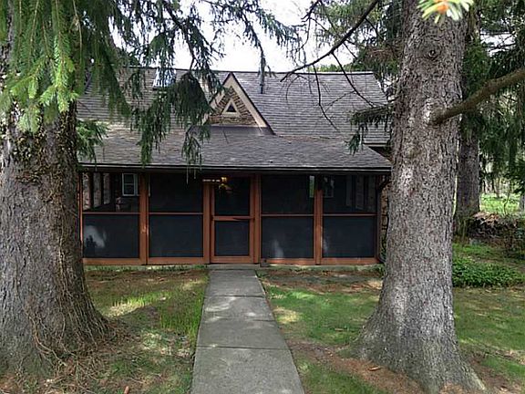 2nd image of 119 Center St